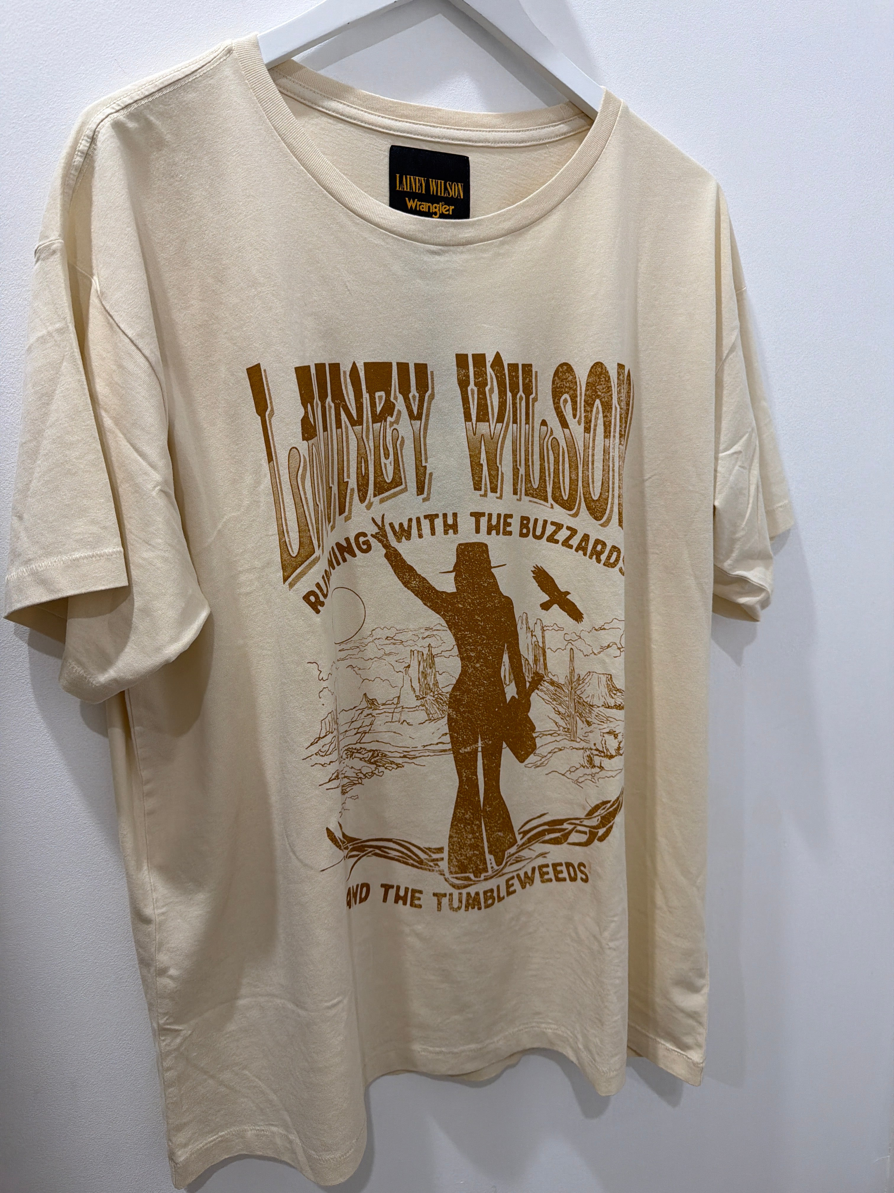 Lainey Wilson Buzzards Tee