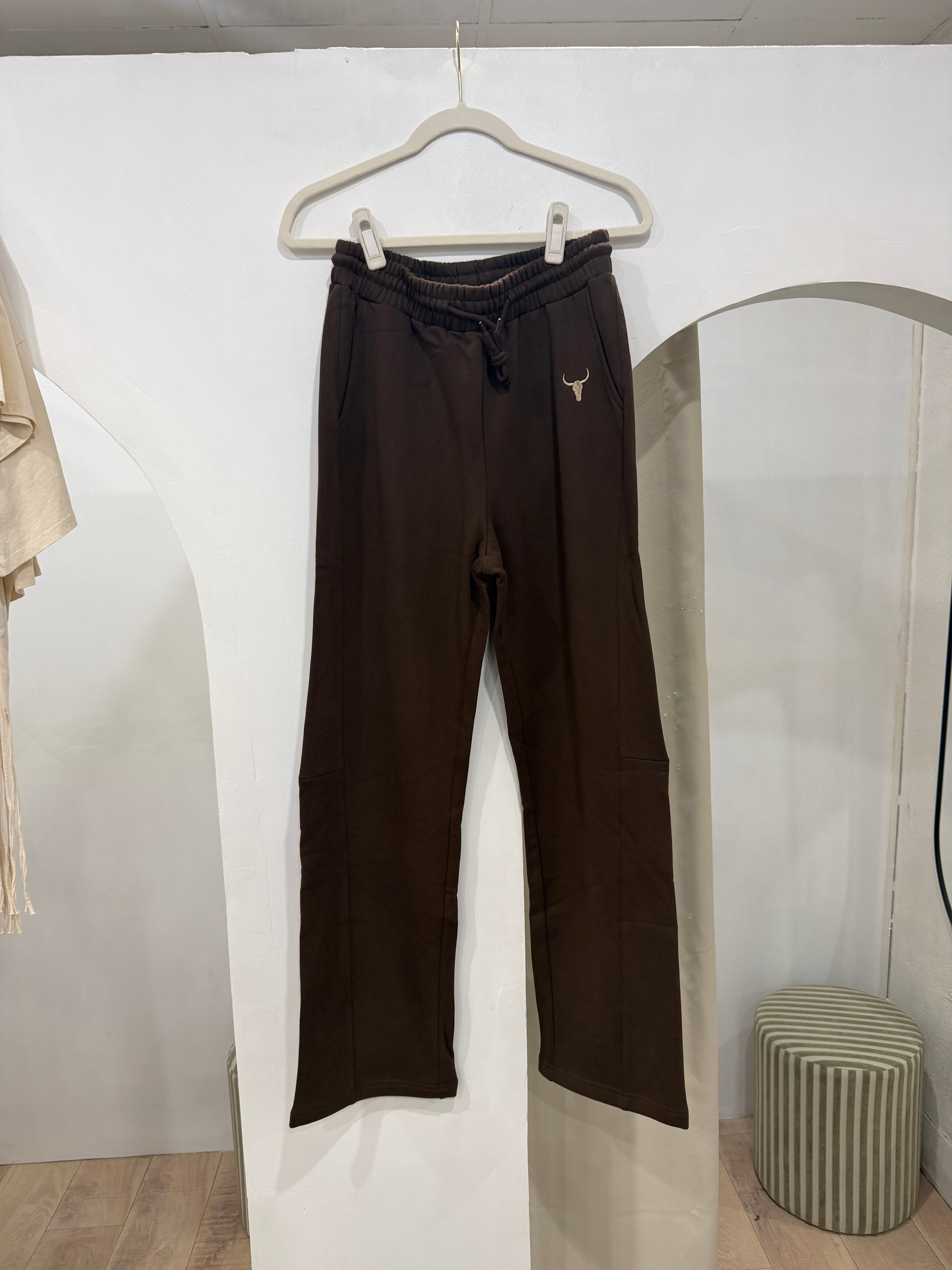 ‘The Barn’ Cocoa Sweatpants